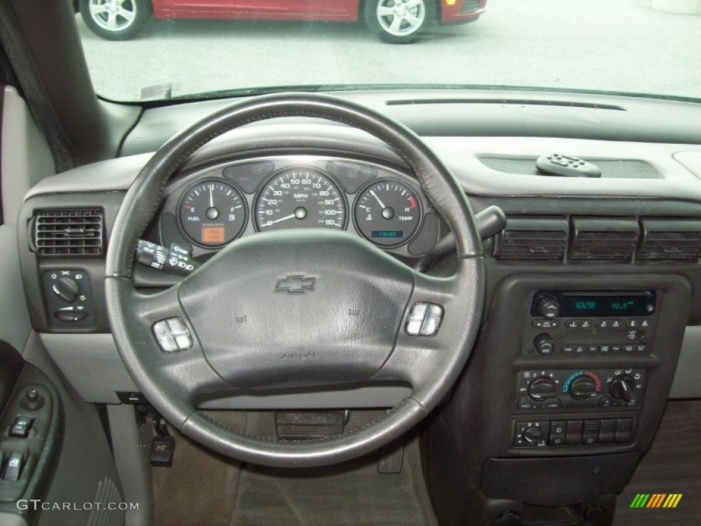 2005 Chevrolet Venture LT Medium Gray Dashboard Photo #41172306