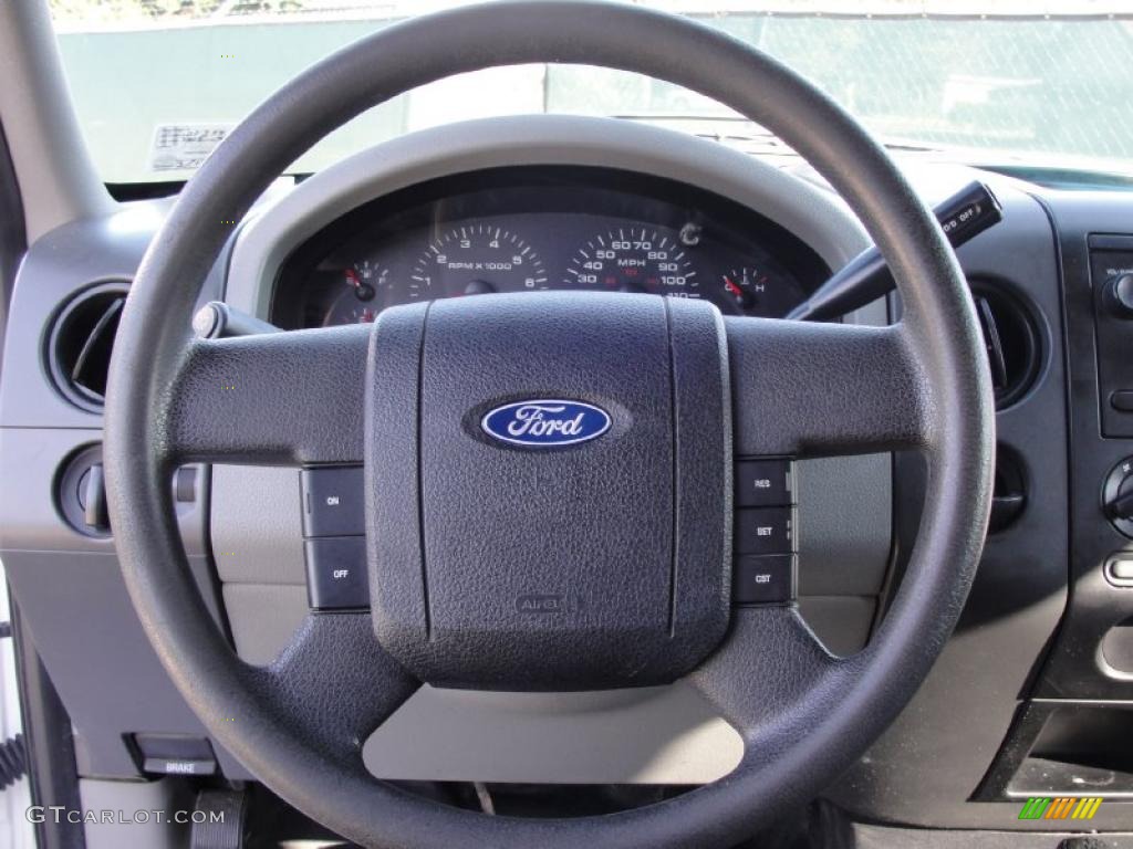 2005 Ford F150 XL SuperCab 4x4 Medium Flint Grey Steering Wheel Photo #41172722