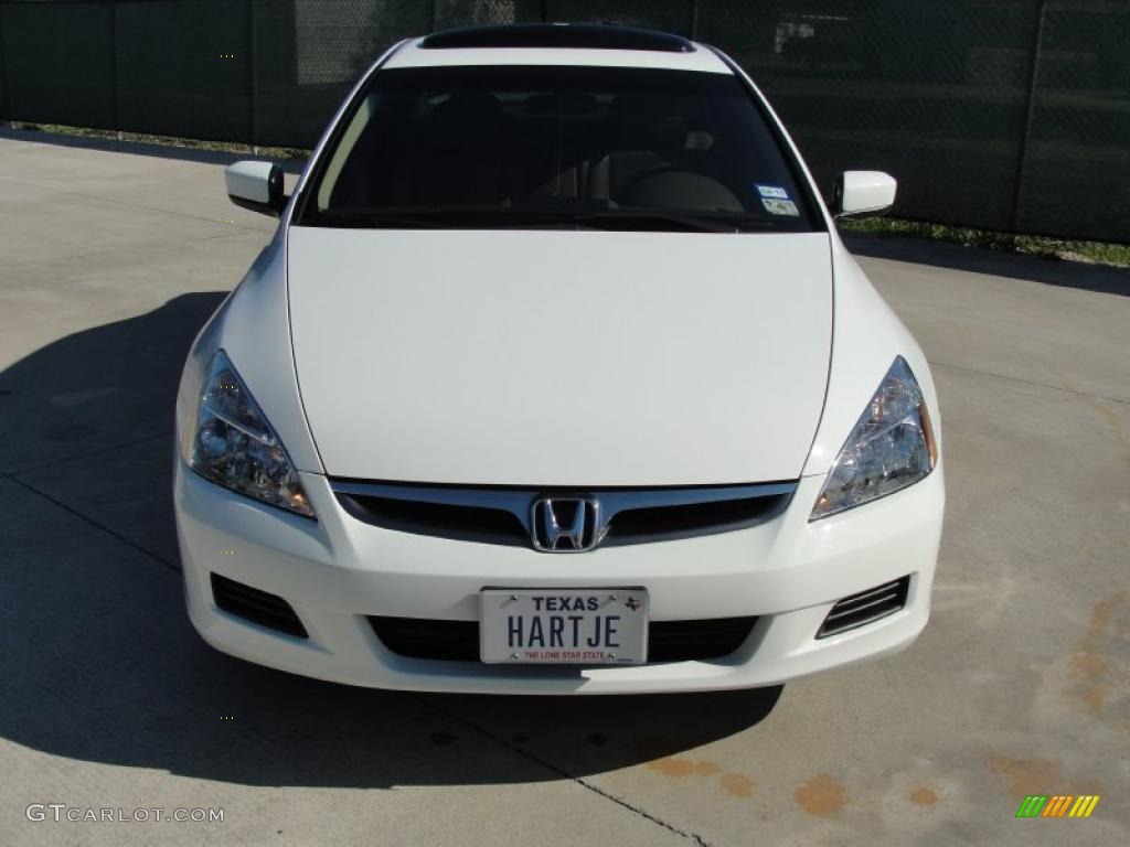 2007 Accord EX-L V6 Sedan - Taffeta White / Ivory photo #8