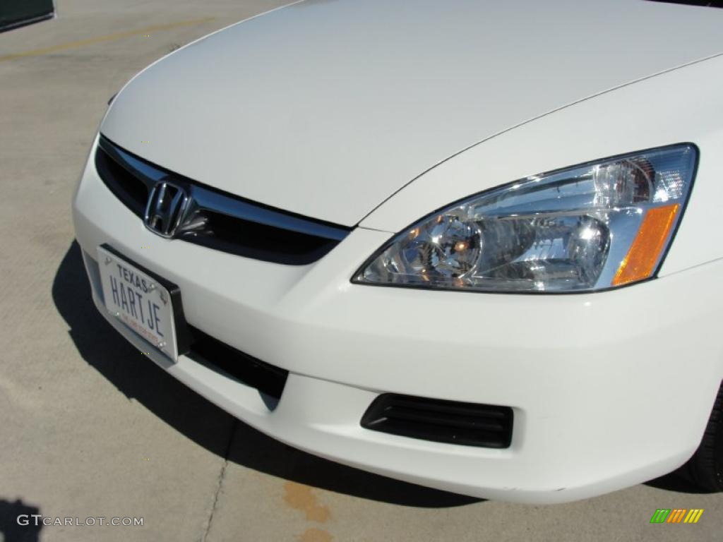 2007 Accord EX-L V6 Sedan - Taffeta White / Ivory photo #11