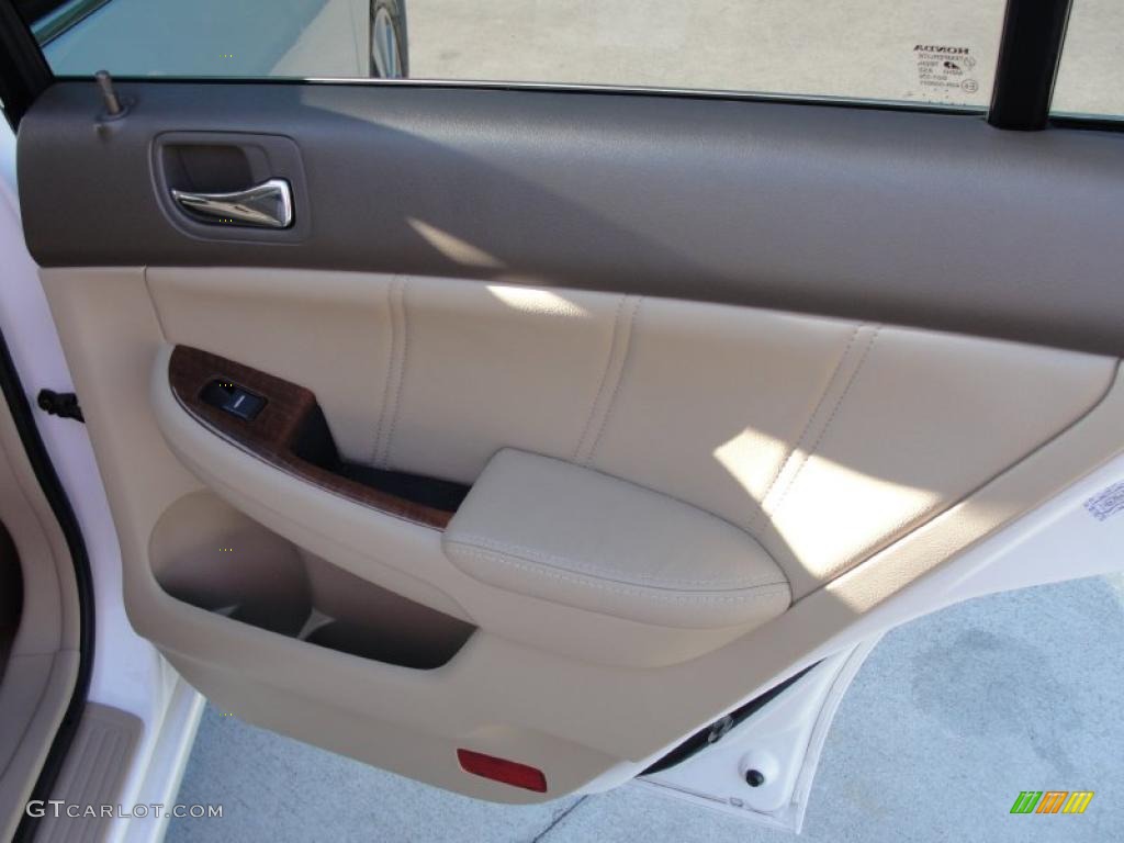 2007 Accord EX-L V6 Sedan - Taffeta White / Ivory photo #29