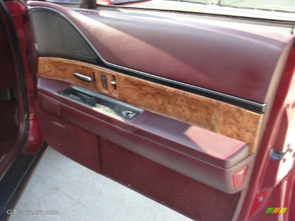1995 Buick LeSabre Custom Burgundy Door Panel Photo #41176414
