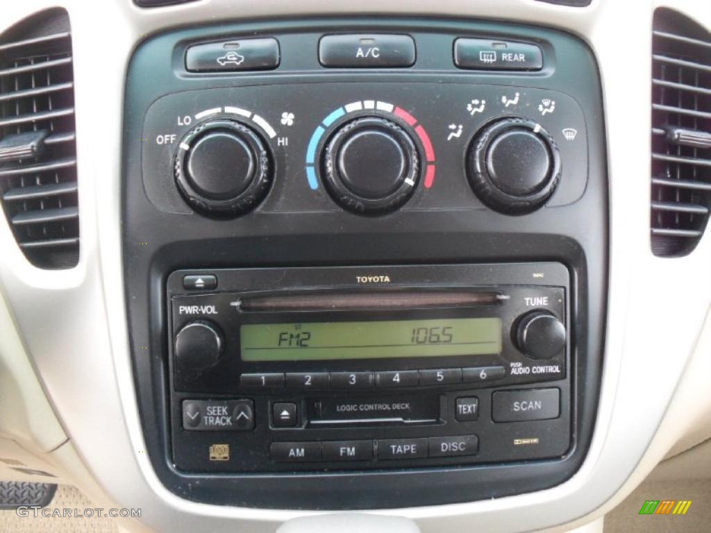 2004 Toyota Highlander I4 Controls Photo #41178170