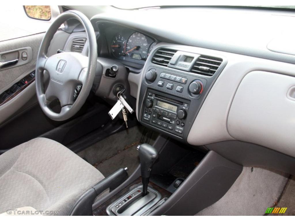 2002 Honda Accord SE Sedan Quartz Gray Dashboard Photo #41182198