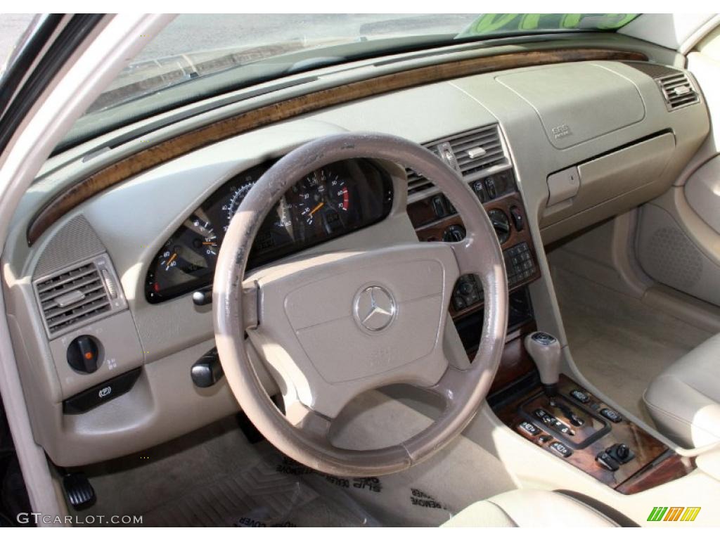 2000 Mercedes-Benz C 230 Kompressor Sedan interior Photo #41182546