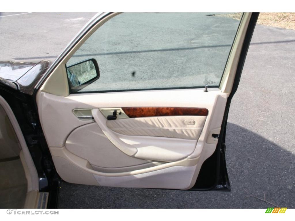 2000 Mercedes-Benz C 230 Kompressor Sedan Beige Door Panel Photo #41182638