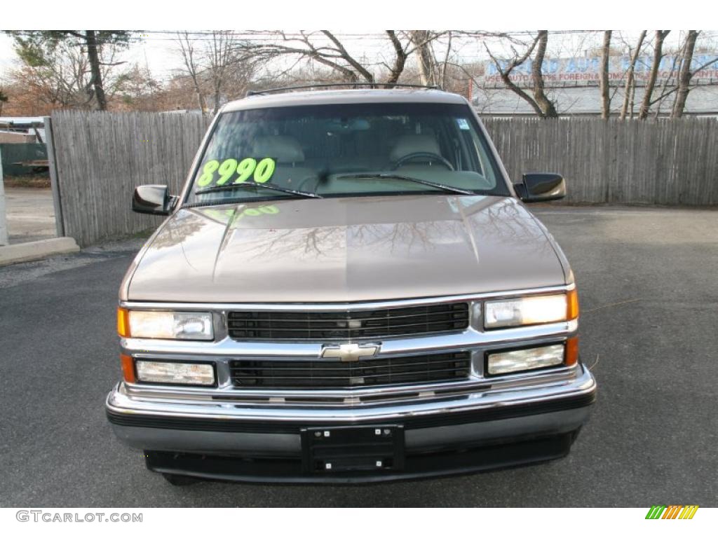 1996 Suburban C1500 - Light Autumnwood Metallic / Tan photo #2