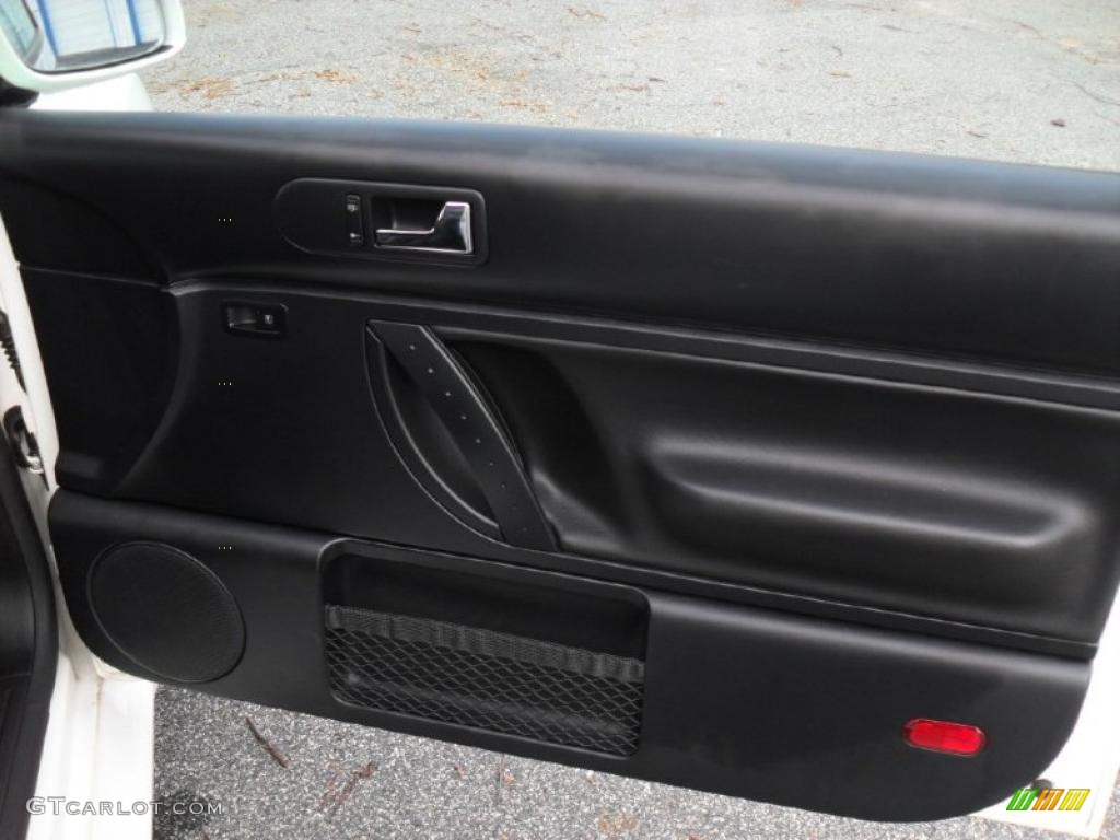 2010 Volkswagen New Beetle 2.5 Coupe Black Door Panel Photo #41182954