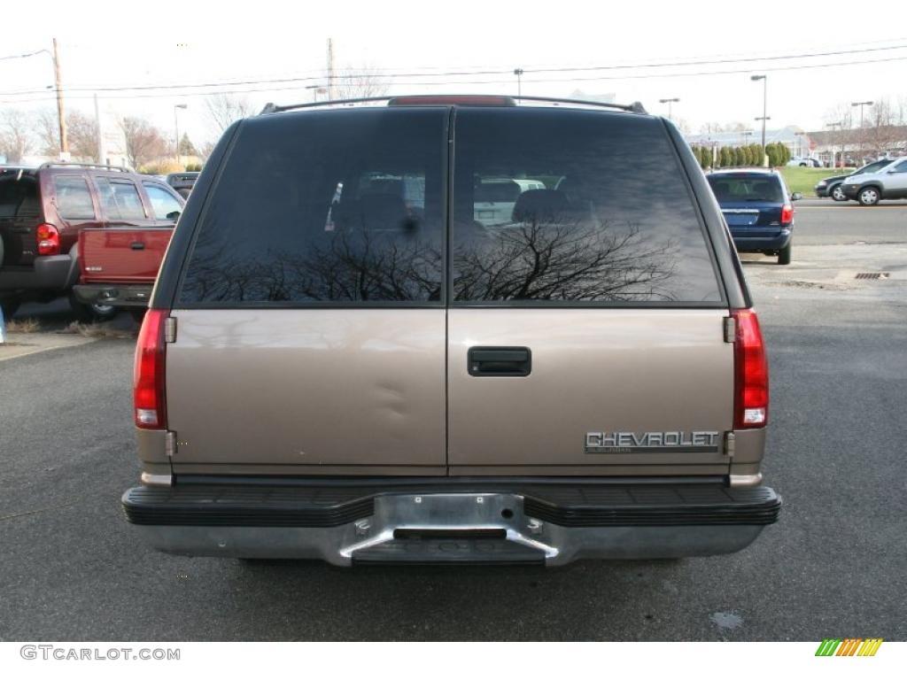 1996 Suburban C1500 - Light Autumnwood Metallic / Tan photo #6