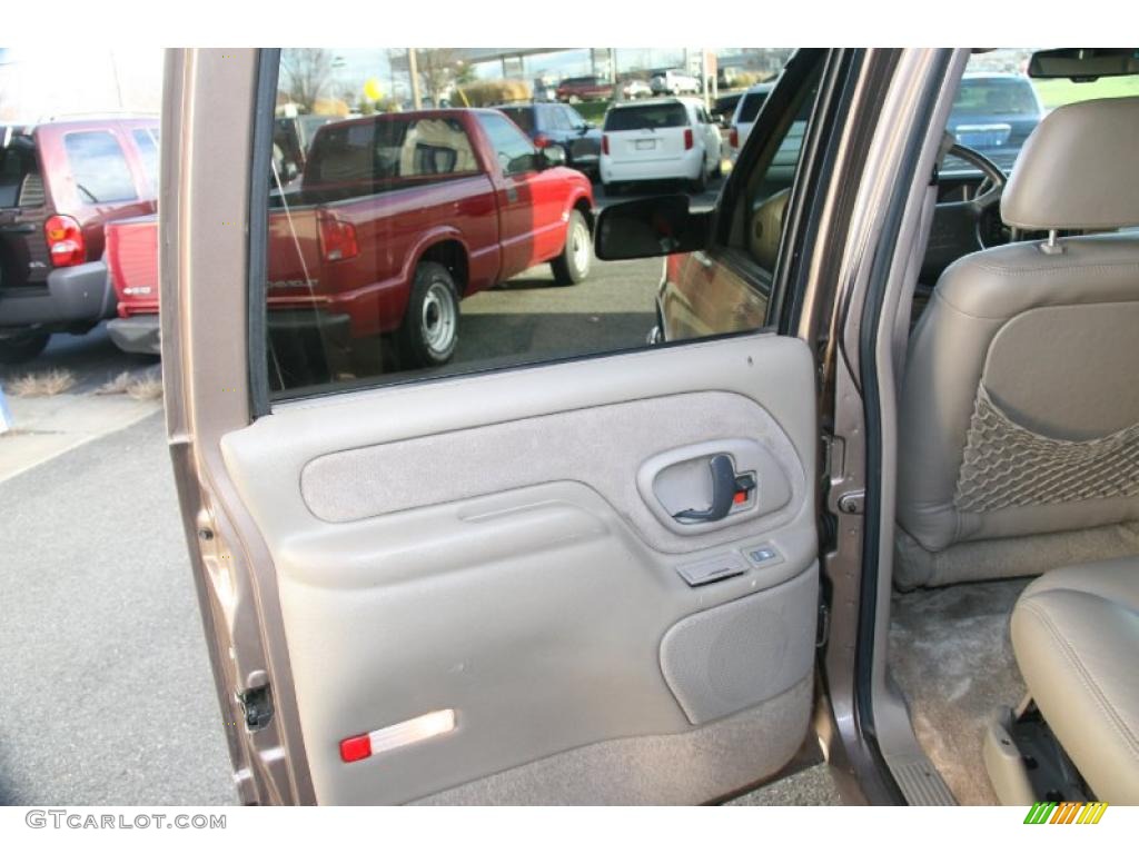 1996 Suburban C1500 - Light Autumnwood Metallic / Tan photo #13