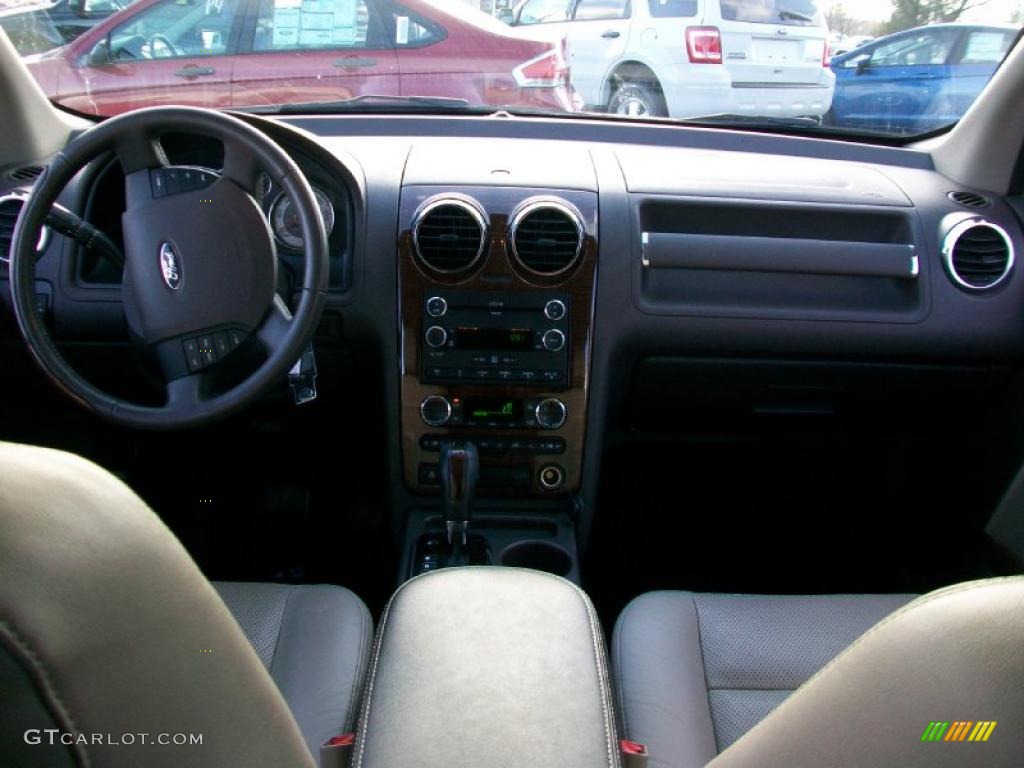 2008 Ford Taurus X Limited AWD Medium Light Stone Dashboard Photo #41186390