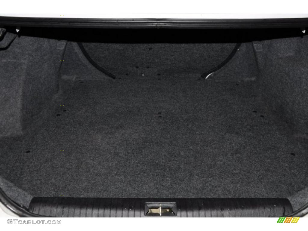 2000 Daewoo Leganza SX Trunk Photos