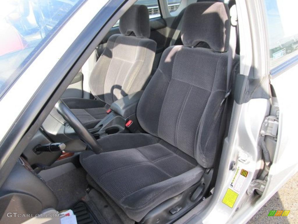 Gray Moquette Interior 2004 Subaru Legacy L Sedan Photo #41192438