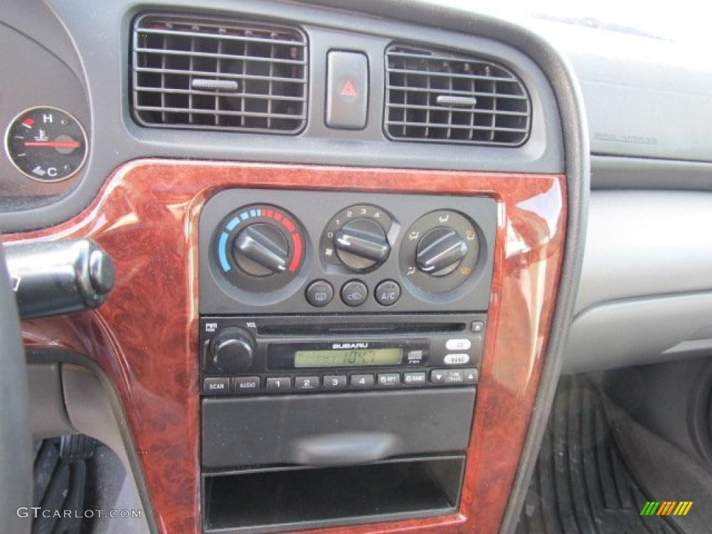 2004 Subaru Legacy L Sedan Controls Photo #41192498