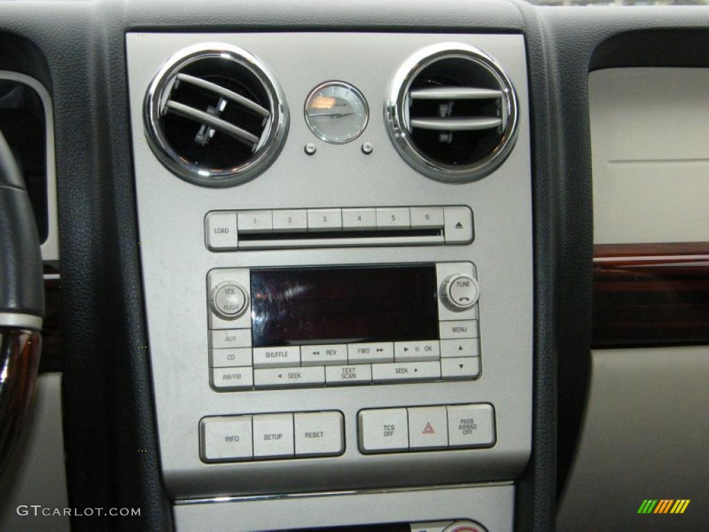 2007 Lincoln MKZ Sedan Controls Photo #41193095