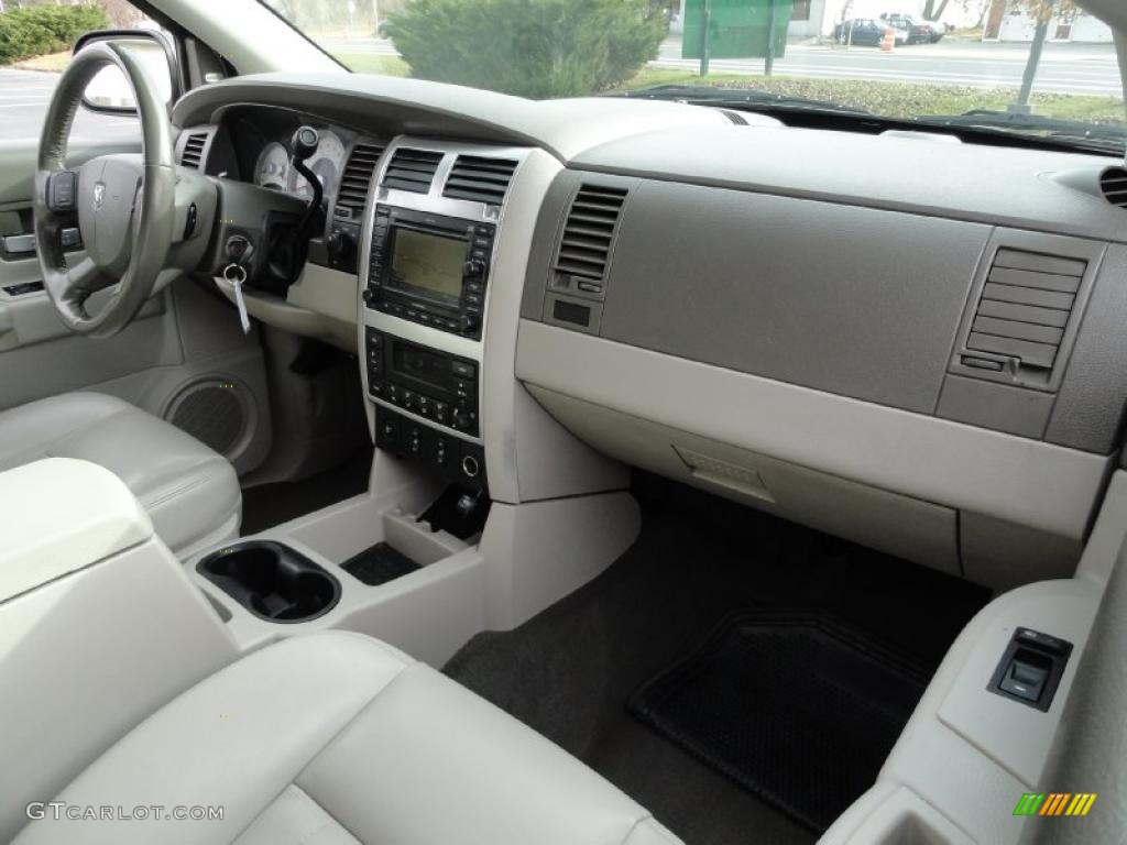 2006 Dodge Durango Limited HEMI 4x4 Dark Khaki/Light Khaki Dashboard Photo #41197634