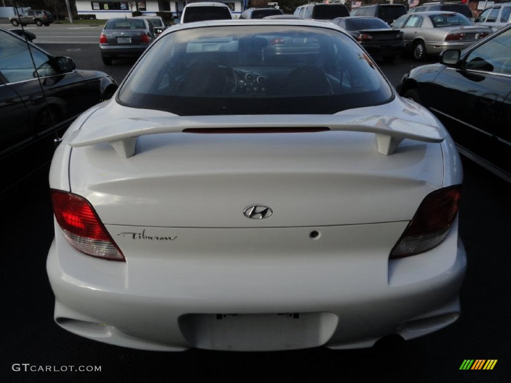 2001 Tiburon  - Nordic White / Black/Gray photo #4