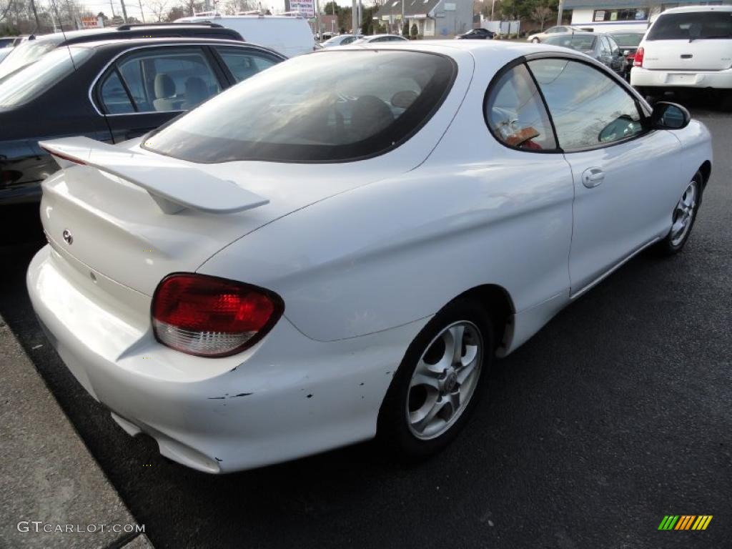 2001 Tiburon  - Nordic White / Black/Gray photo #5