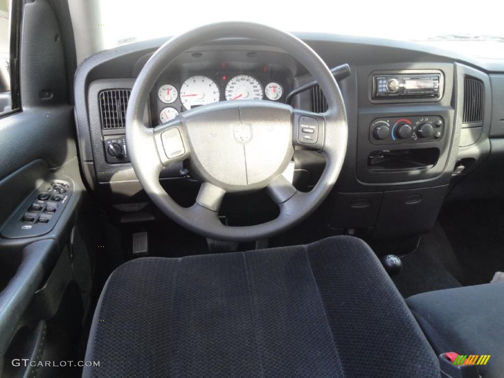 2005 Ram 1500 SLT Quad Cab 4x4 - Black / Dark Slate Gray photo #12