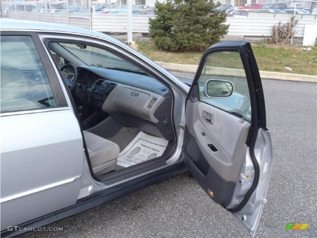 2001 Accord LX Sedan - Satin Silver Metallic / Quartz Gray photo #20