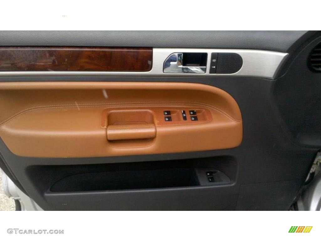2004 Volkswagen Touareg V8 Teak Door Panel Photo #41201762