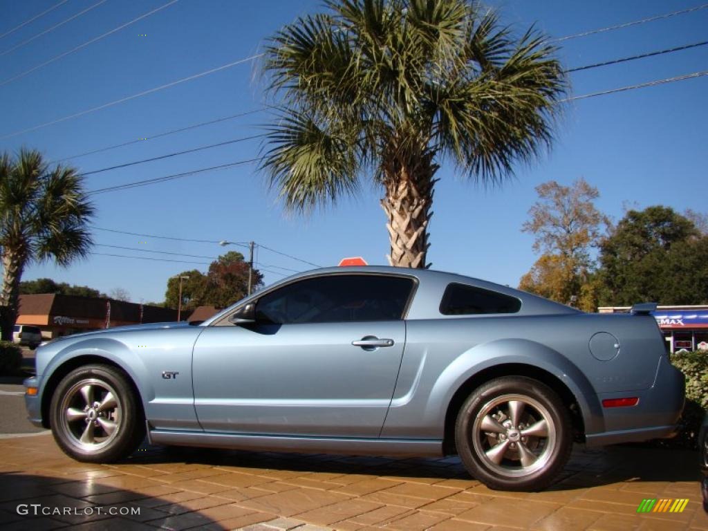2006 Mustang GT Premium Coupe - Windveil Blue Metallic / Dark Charcoal photo #4