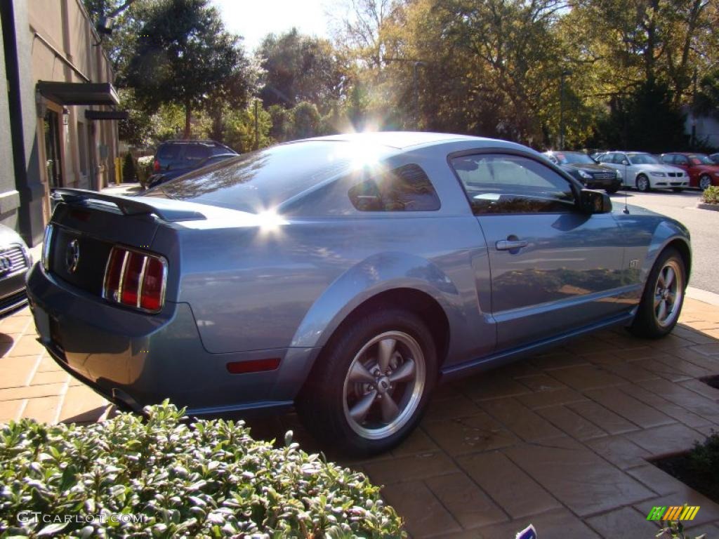 2006 Mustang GT Premium Coupe - Windveil Blue Metallic / Dark Charcoal photo #7