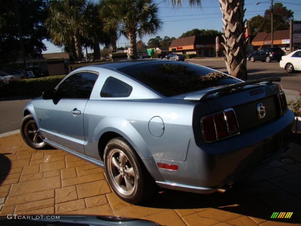 2006 Mustang GT Premium Coupe - Windveil Blue Metallic / Dark Charcoal photo #32