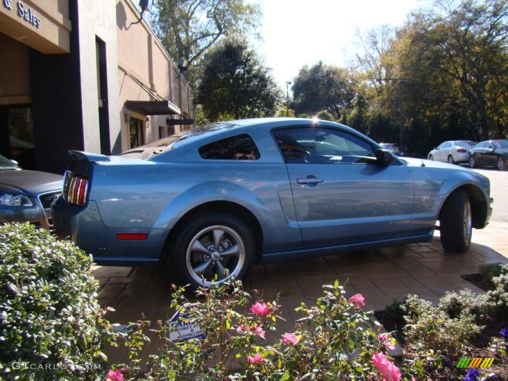 2006 Mustang GT Premium Coupe - Windveil Blue Metallic / Dark Charcoal photo #33