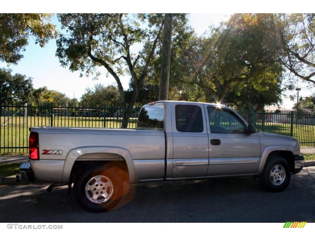 2004 Silverado 1500 Z71 Extended Cab 4x4 - Silver Birch Metallic / Dark Charcoal photo #9