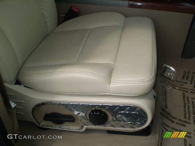 2004 F150 Lariat SuperCrew - Medium Wedgewood Blue Metallic / Tan photo #26