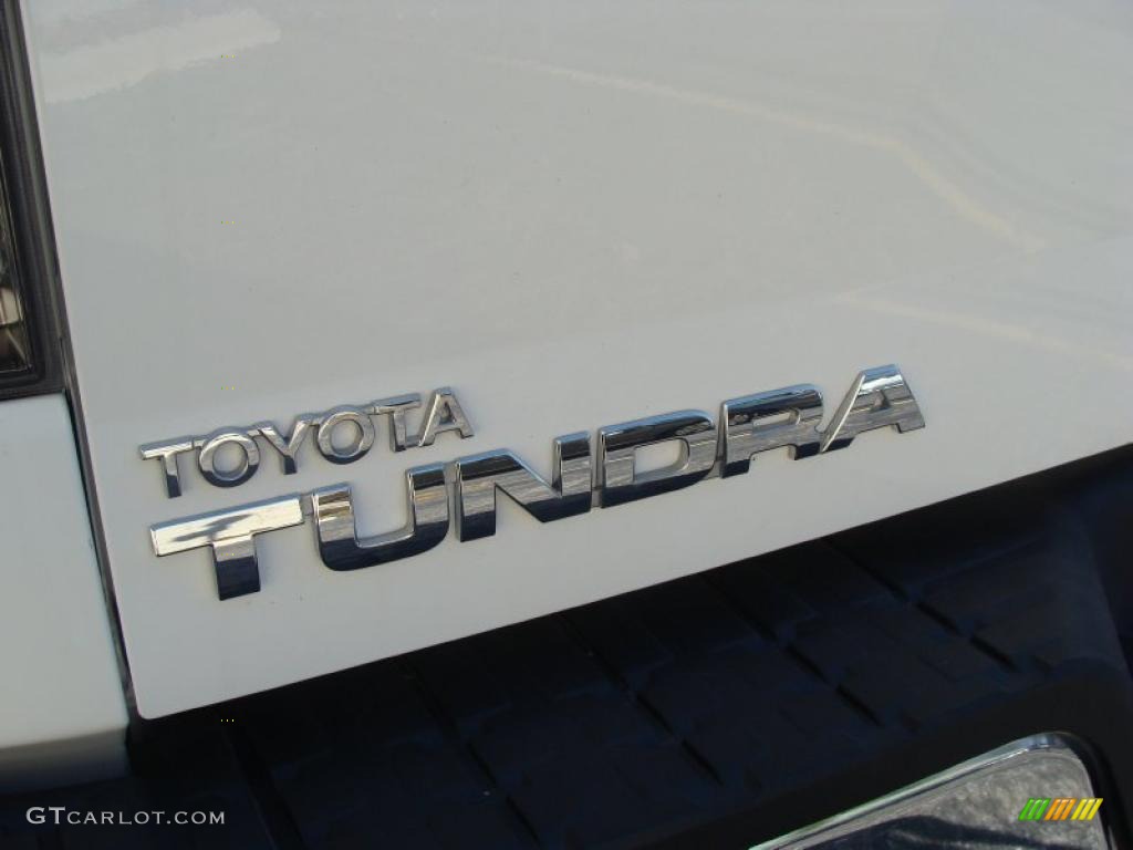 2007 Tundra SR5 TRD Double Cab 4x4 - Super White / Graphite Gray photo #28