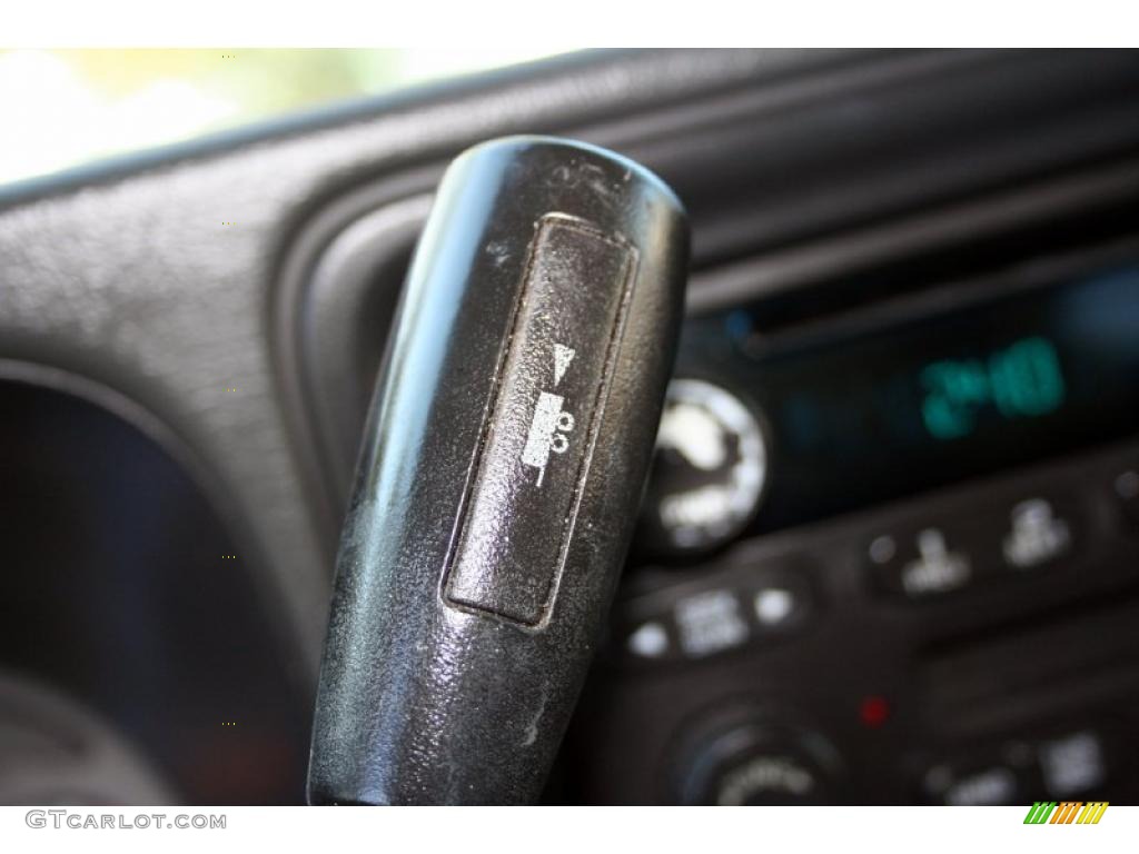 2004 Silverado 1500 Z71 Extended Cab 4x4 - Silver Birch Metallic / Dark Charcoal photo #70