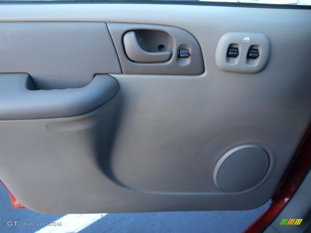 2003 Dodge Caravan SE Door Panel Photos