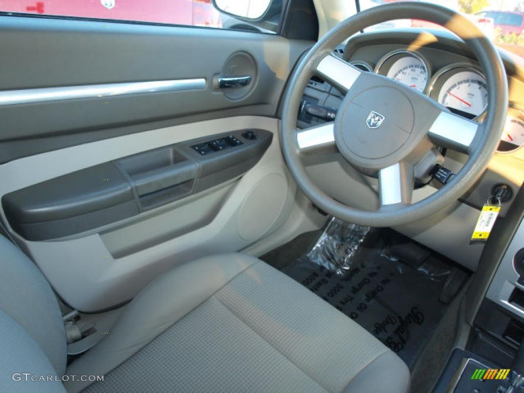 2008 Dodge Magnum SXT Dark Khaki/Light Graystone Steering Wheel Photo #41212819