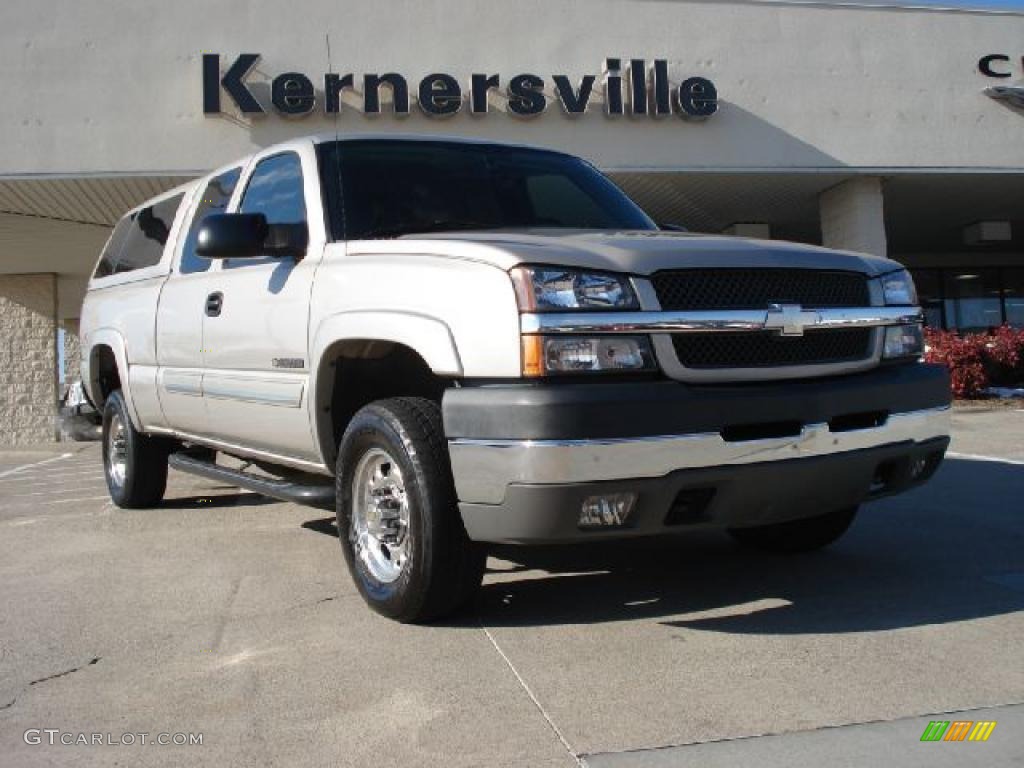 2004 Silverado 2500HD LS Extended Cab 4x4 - Silver Birch / Medium Gray photo #1