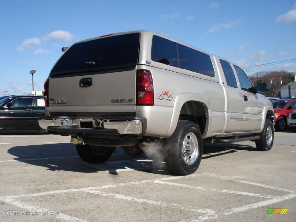 2004 Silverado 2500HD LS Extended Cab 4x4 - Silver Birch / Medium Gray photo #3