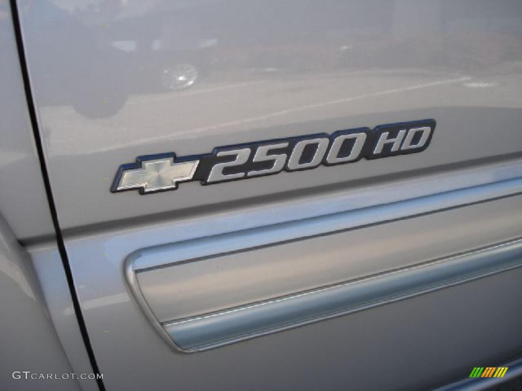 2004 Silverado 2500HD LS Extended Cab 4x4 - Silver Birch / Medium Gray photo #33