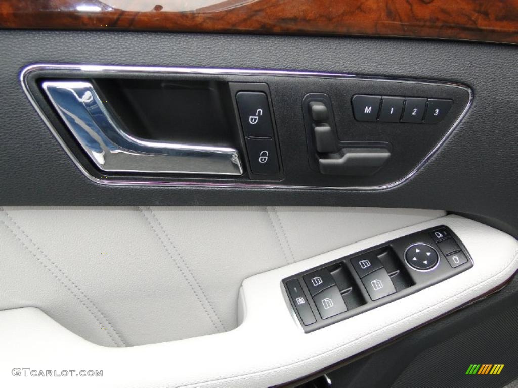 2011 Mercedes-Benz E 350 Sedan Controls Photo #41213491