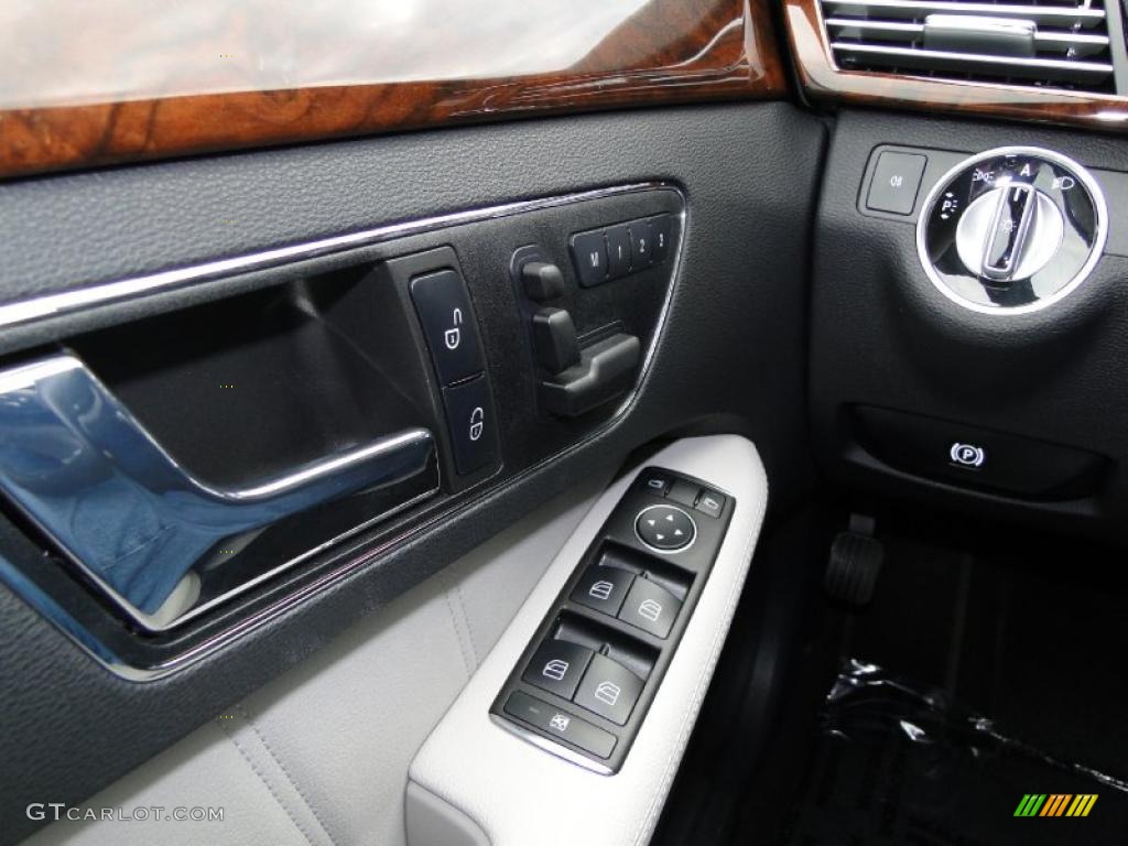 2011 Mercedes-Benz E 350 Sedan Controls Photo #41213507