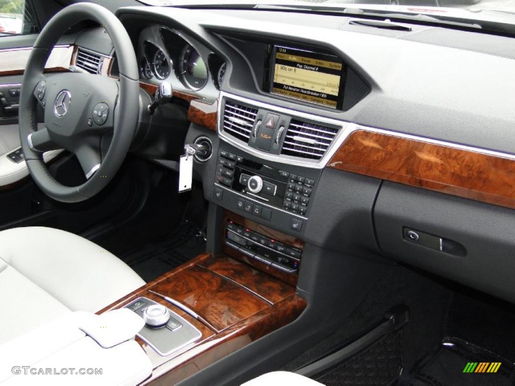 2011 Mercedes-Benz E 350 Sedan Ash/Black Dashboard Photo #41213755