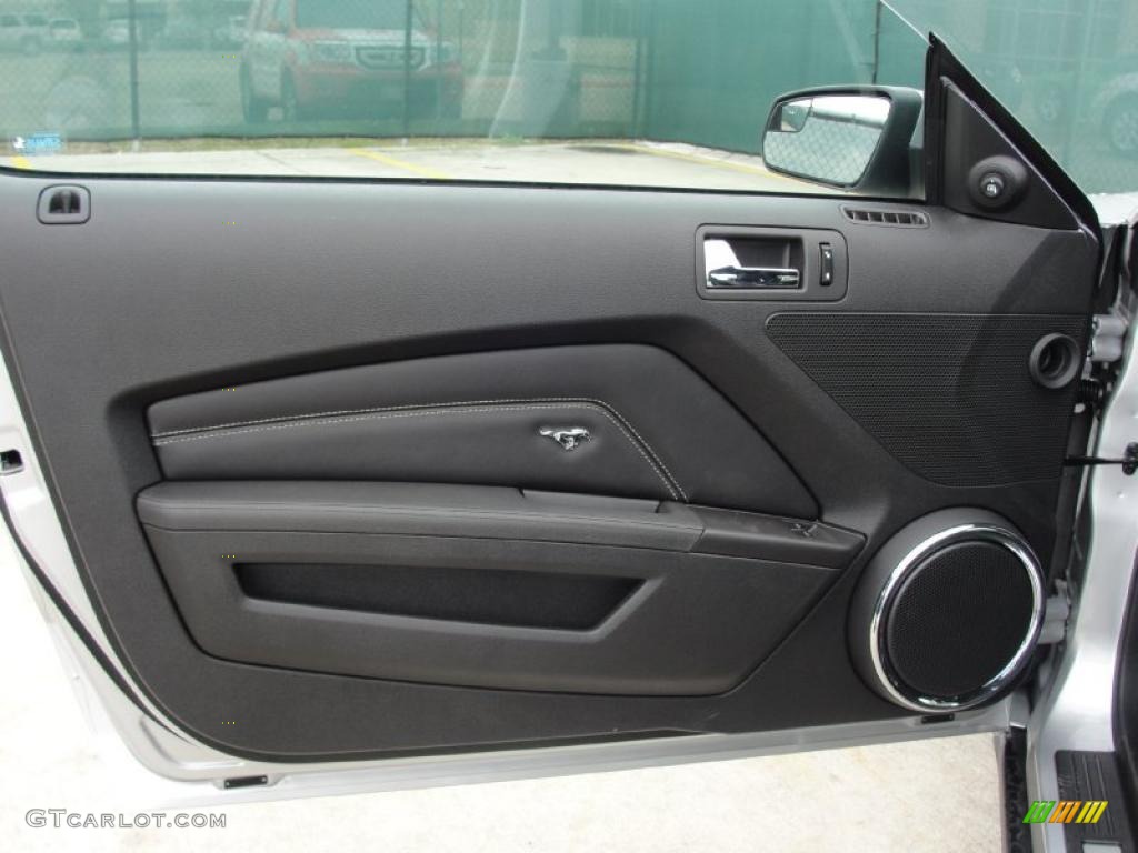 2011 Ford Mustang GT Premium Coupe Charcoal Black/Cashmere Door Panel Photo #41213779
