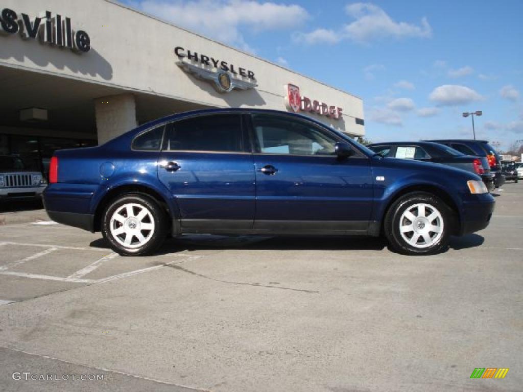 2000 Passat GLS 1.8T Sedan - Indigo Blue Pearl Metallic / Beige photo #2