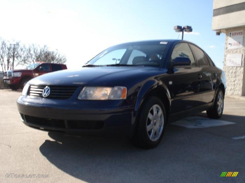 2000 Passat GLS 1.8T Sedan - Indigo Blue Pearl Metallic / Beige photo #7