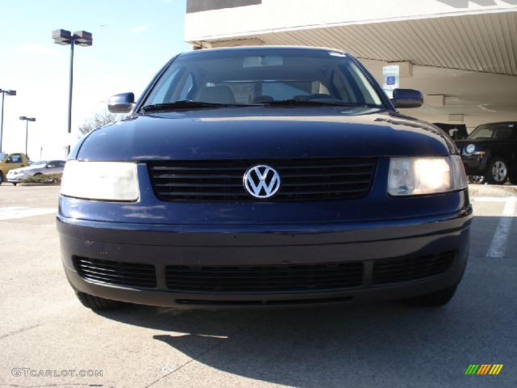 2000 Passat GLS 1.8T Sedan - Indigo Blue Pearl Metallic / Beige photo #8