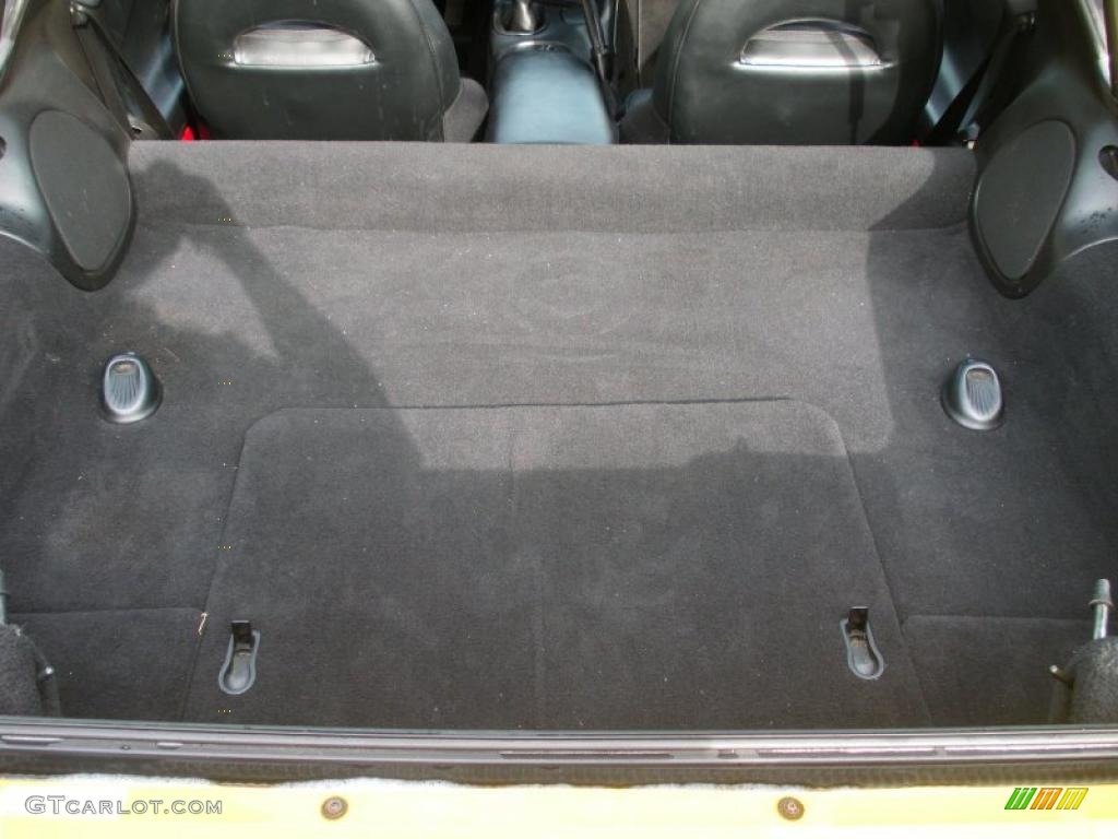 2003 Chevrolet Corvette Coupe Trunk Photo #41215475