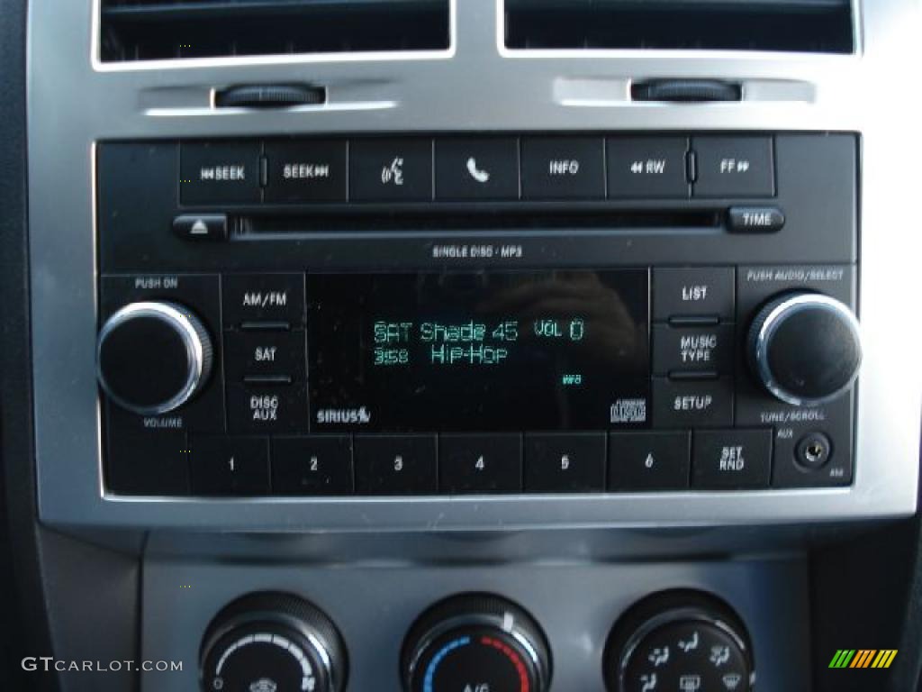 2010 Dodge Nitro SXT 4x4 Controls Photo #41218031