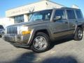 Light Khaki Metallic - Commander 4x4 Photo No. 2