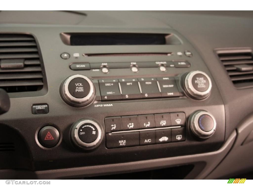 2006 Honda Civic LX Coupe Controls Photo #41219439