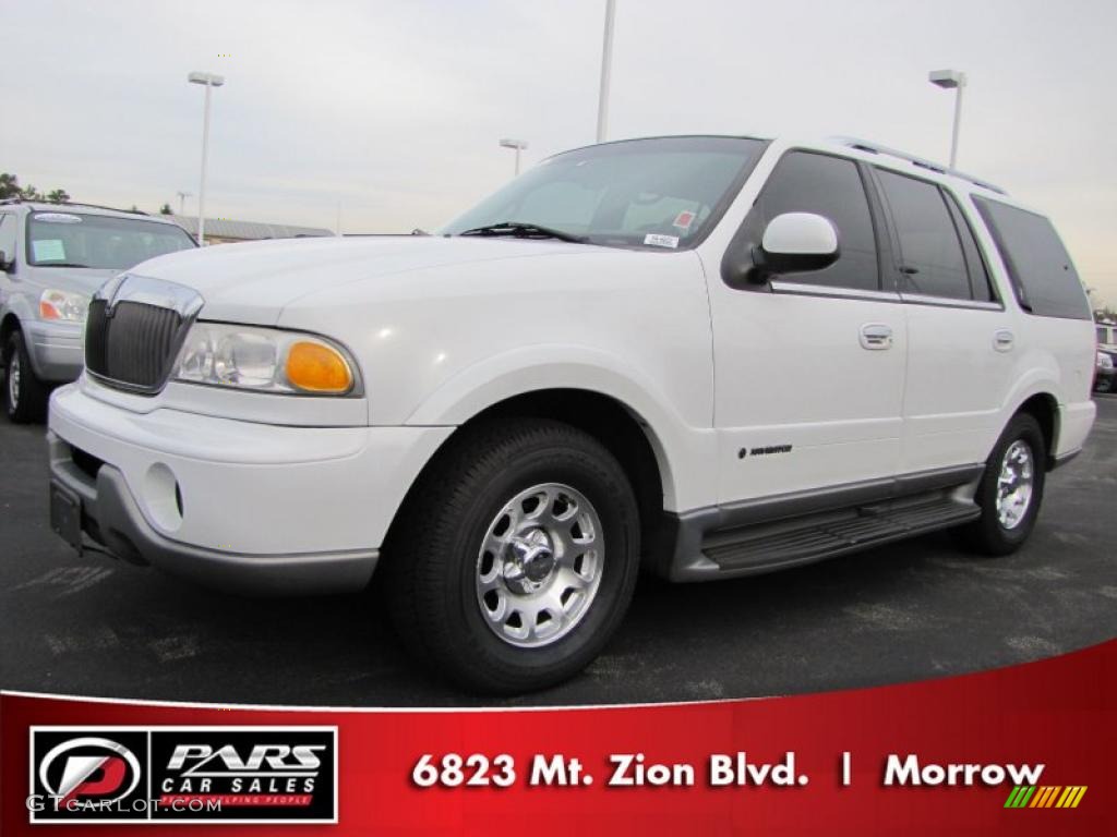 2001 Navigator  - Oxford White / Medium Parchment photo #1